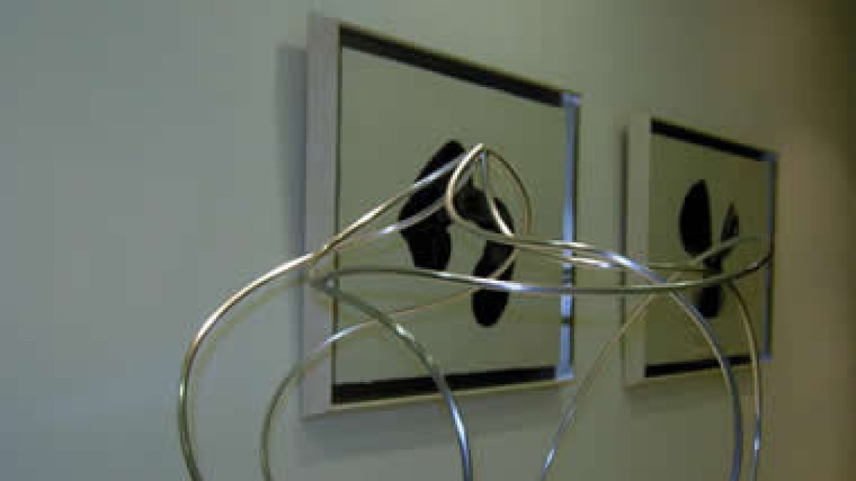 Escultura de Blanca Muñoz en la Galería Ármaga (Alfonso V,6)