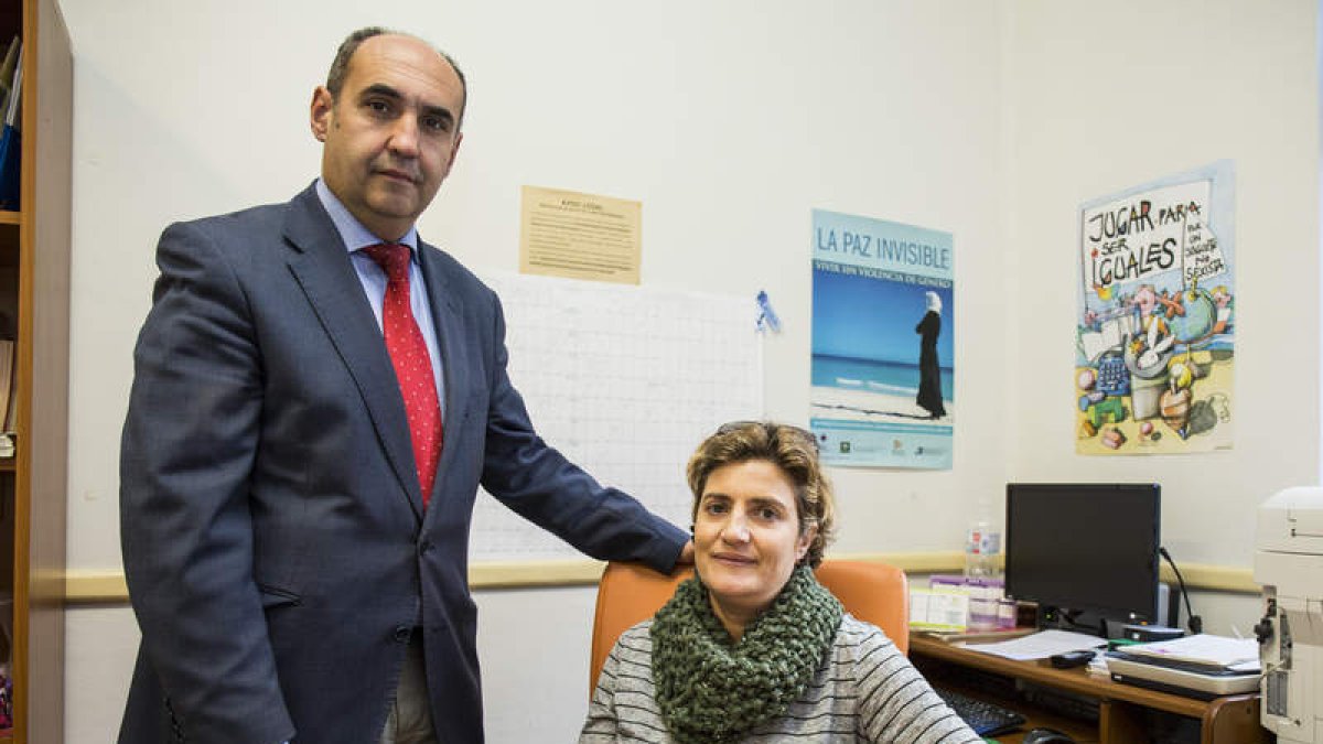 Los abogados Jaime de la Hera Cañibano y Gema Pérez Rabadán. F. OTERO PERANDONES