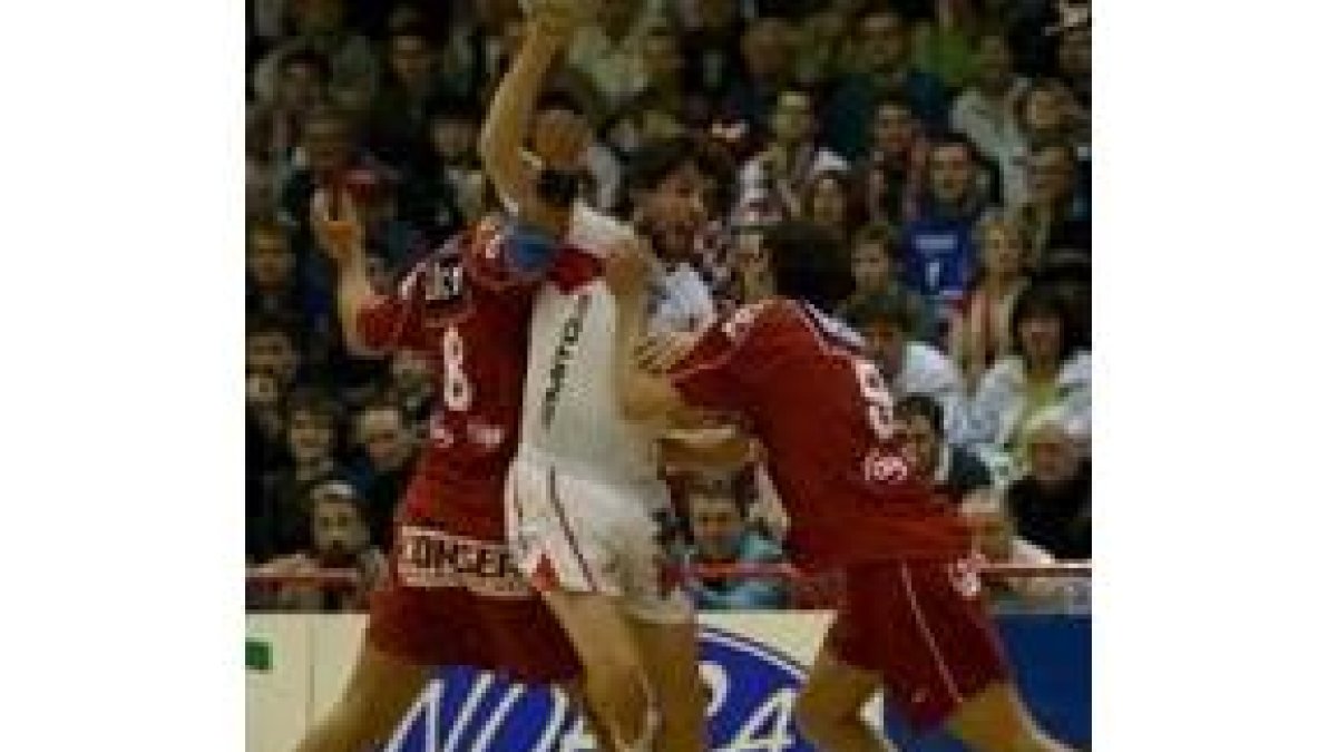 Veszprem fue el último equipo al que se midió Ademar en Copa de Europa