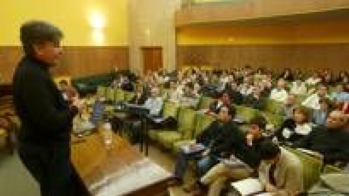 Emilio Alfaro ofreció una conferencia sobre la Vía Láctea