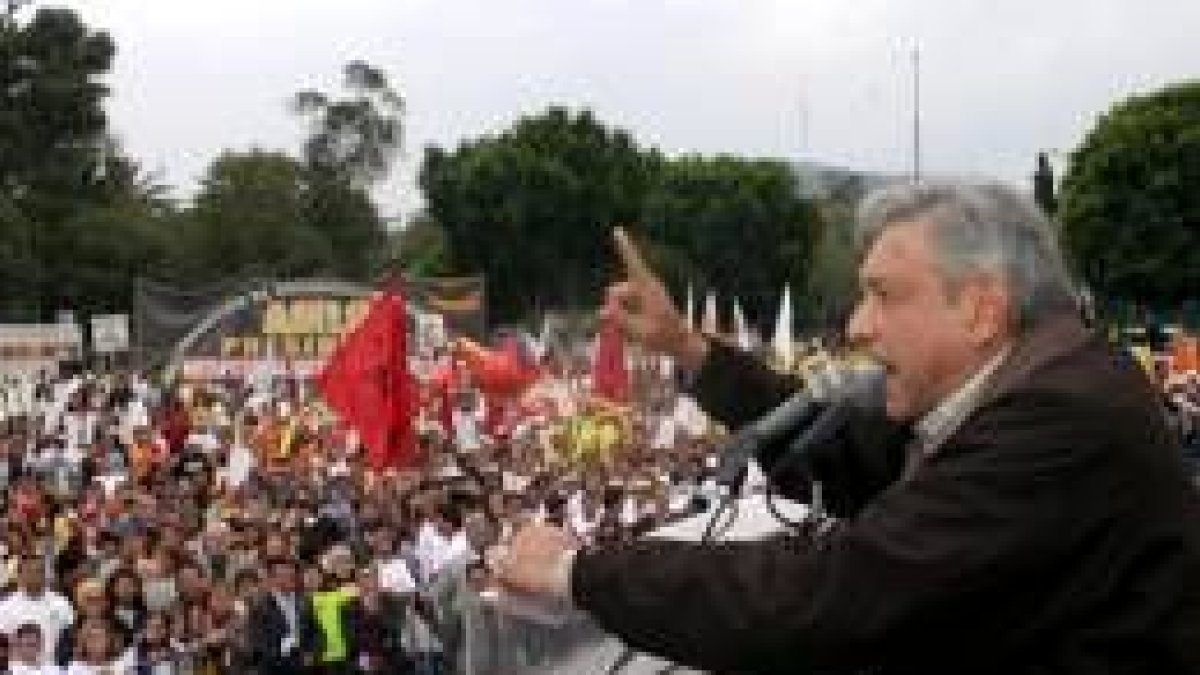 Obrador se autoproclama hoy en una decisión más que polémica