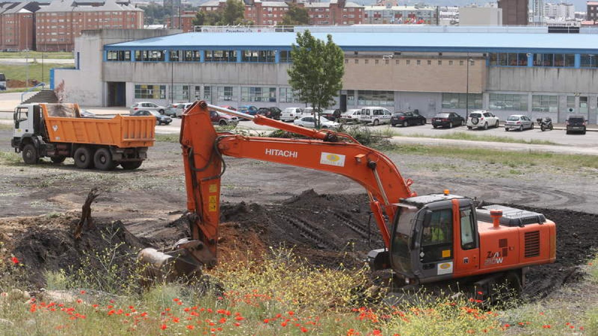 Las obras del nuevo campo comenzaron a realizarse en la mañana de ayer