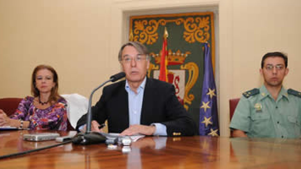 El subdelegado del Gobierno presentó los nuevos controles de velocidad en la provincia.
