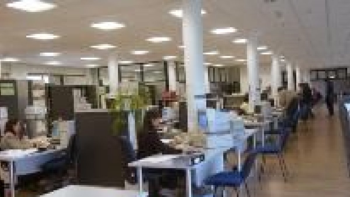La medida afecta a 211 funcionarios y empleados laborales del Ayuntamiento