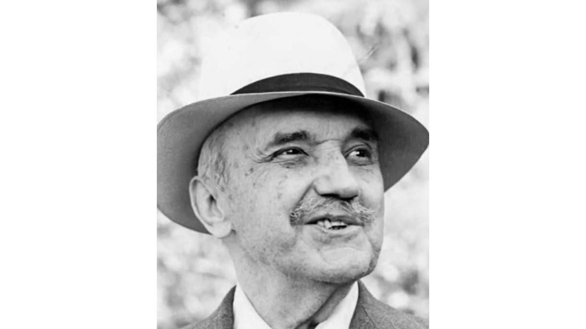El poeta y novelista Jorge Santayana