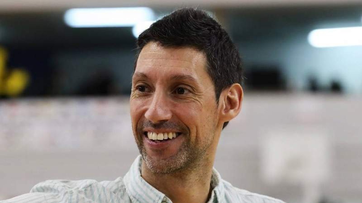 Pepe Vázquez puso fin ayer a su etapa en el Pajariel Bembibre. MILA