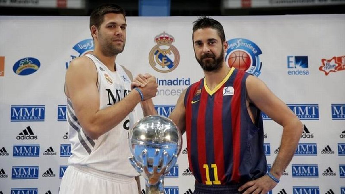 Reyes y Navarro se saludan en la presentación de la final de la ACB.