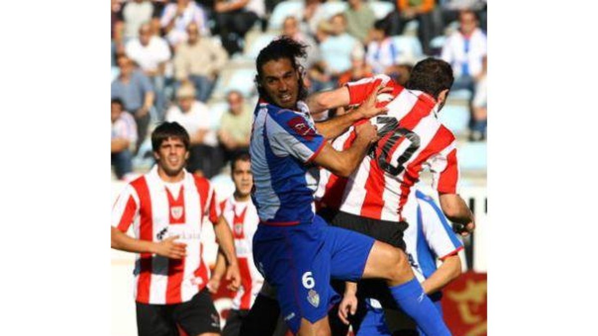 Partido de la pasada temporada en El Toralín.