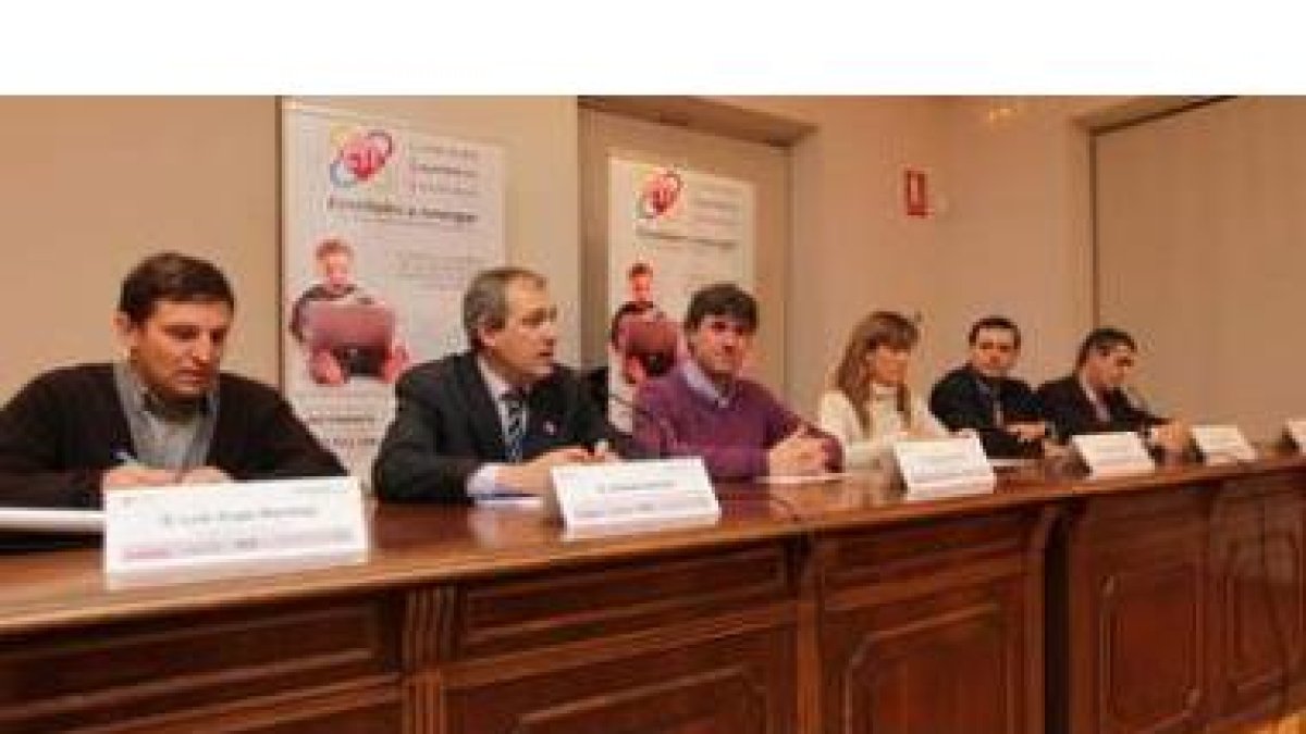 Martínez, Canuria, Ramírez, Cabezas, Sánchez y Martínez, durante la mesa redonda.