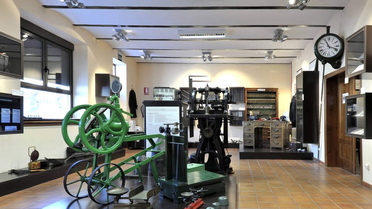 El Museo del Ferrocarril de Cistierna es uno de los atractivos. DL