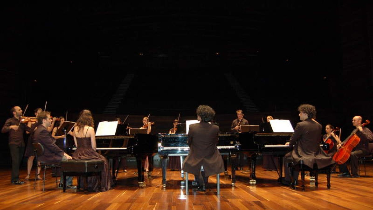 En la Camerata participan los conocidos pianistas Juan Fernando y José Enrique Moreno Gistaín.
