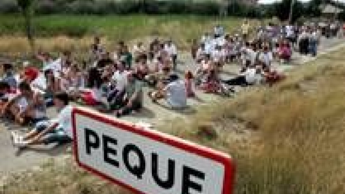 Los vecinos de Peque se oponen a la propuesta de su alcalde para albergar el cementerio nuclear