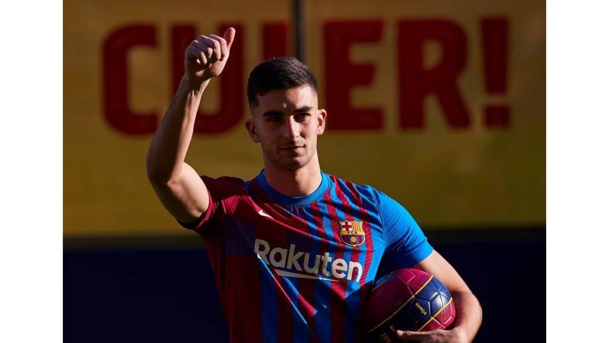 Ferran Torres en su presentación como jugador del Barça. A. GARCÍA