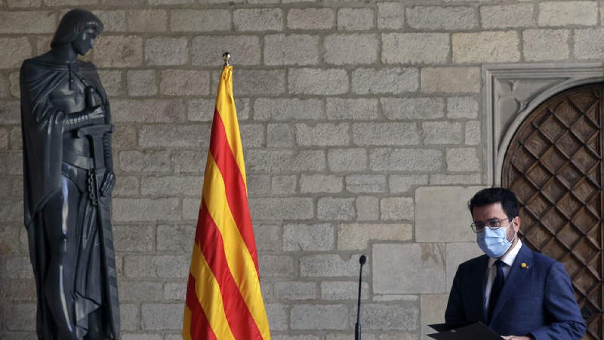 Pere Aragonès ayer, durante su comparecencia en el Palacio de la Generalitat. QUIQUE GARCÍA