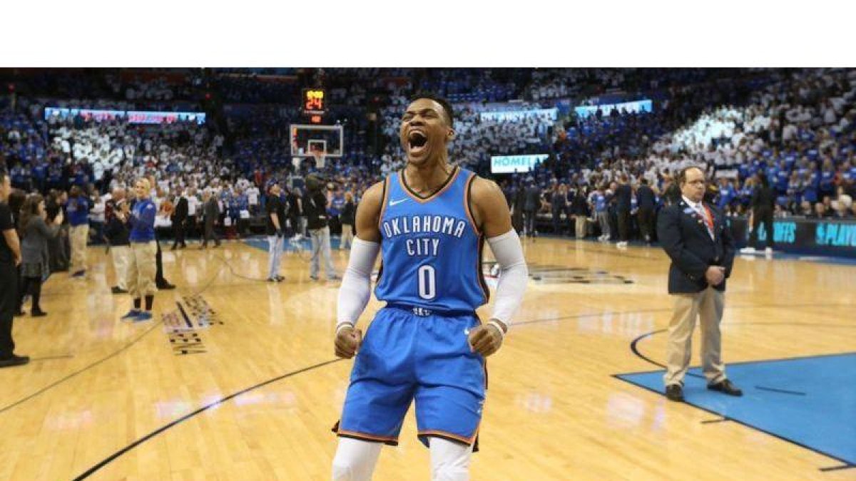 Russell Westbrook celebrando la victoria del partido Oklahoma-Utah.