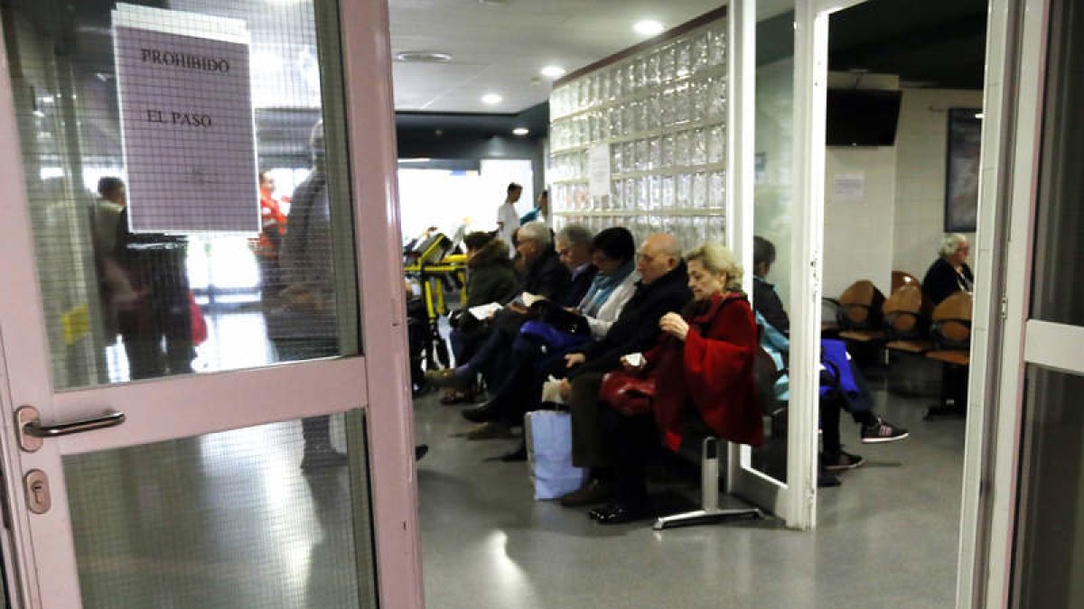 El servicio de Urgencias recibió casi 136.000 pacientes el año pasado. marciano pérez