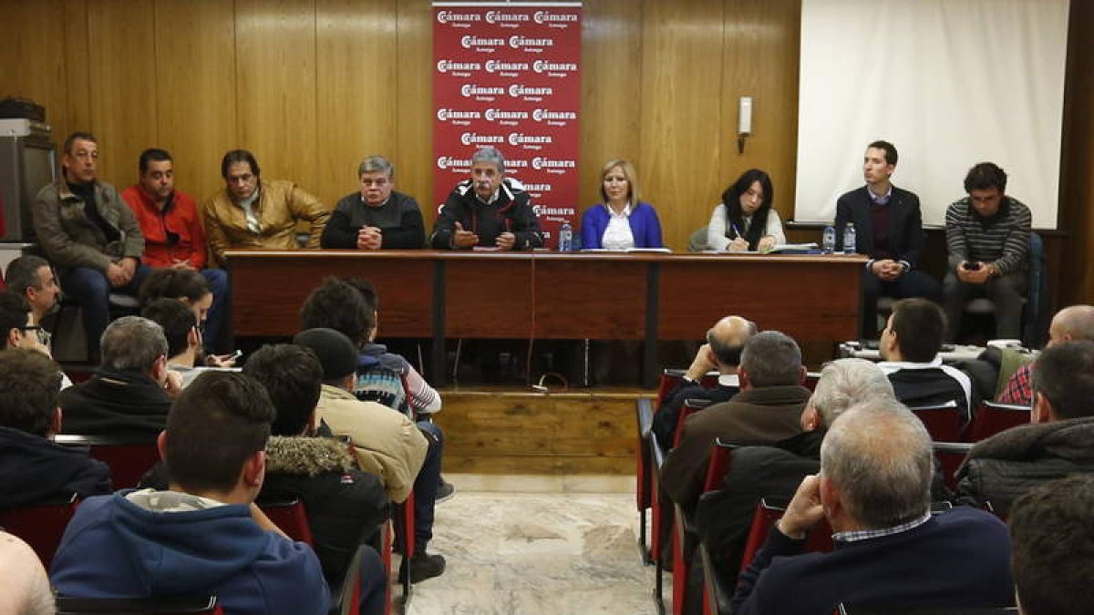 Un momento de una de las asambleas generales de socios del Atlético Astorga. JESÚS F. SALVADORES