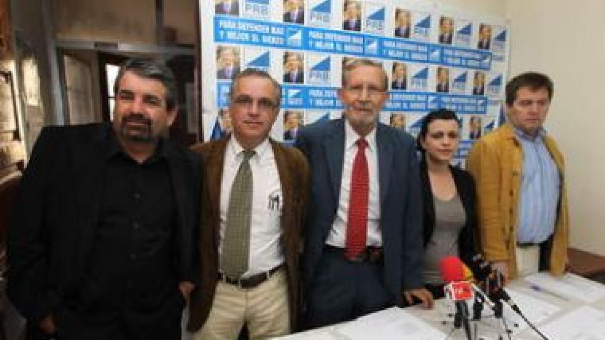 Manuel Raposo, Antonio Gallardo, Carballo, María Cristina Fernández y Marcelino Alonso.