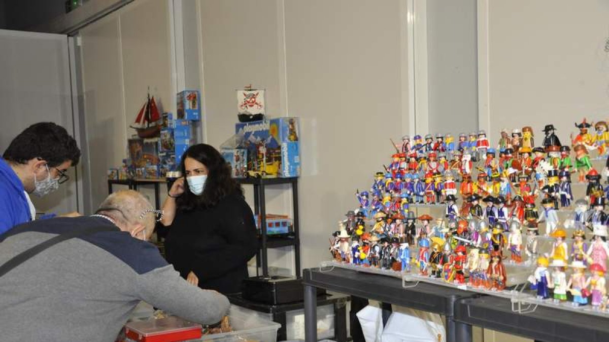 Imagen del mercadillo de playmóbiles. DL