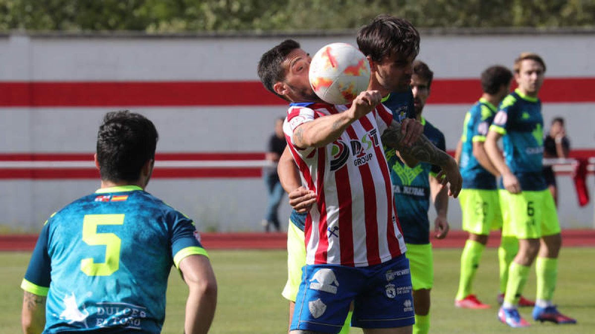 El Atlético Bembibre no pudo mantener su racha positiva en Miranda de Ebro. ANA F. BARREDO
