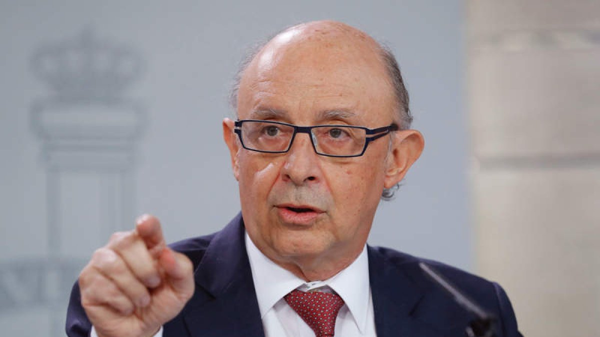 Montoro durante la rueda de prensa posterior a la reunión del Consejo de Ministros. ÁNGEL DÍAZ