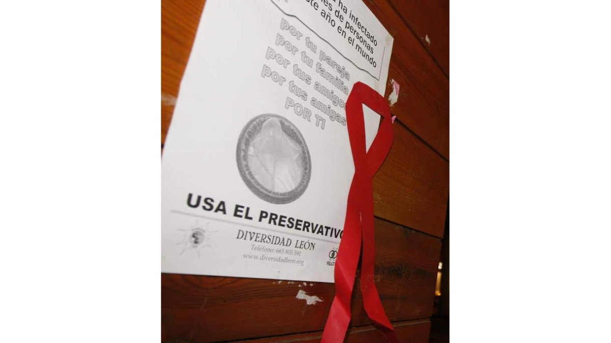 Campaña contra el sida en León. JESÚS F. SALVADORES