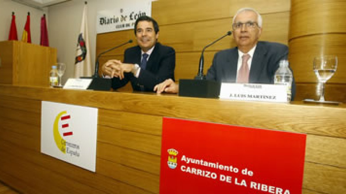 Olalla y Martínez en la conferencia sobre el lúpulo.