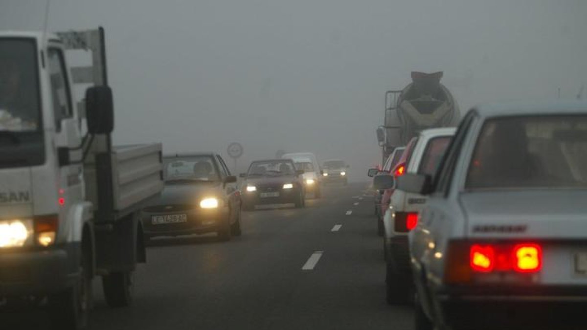 La niebla afecta a dos carreteras de León.