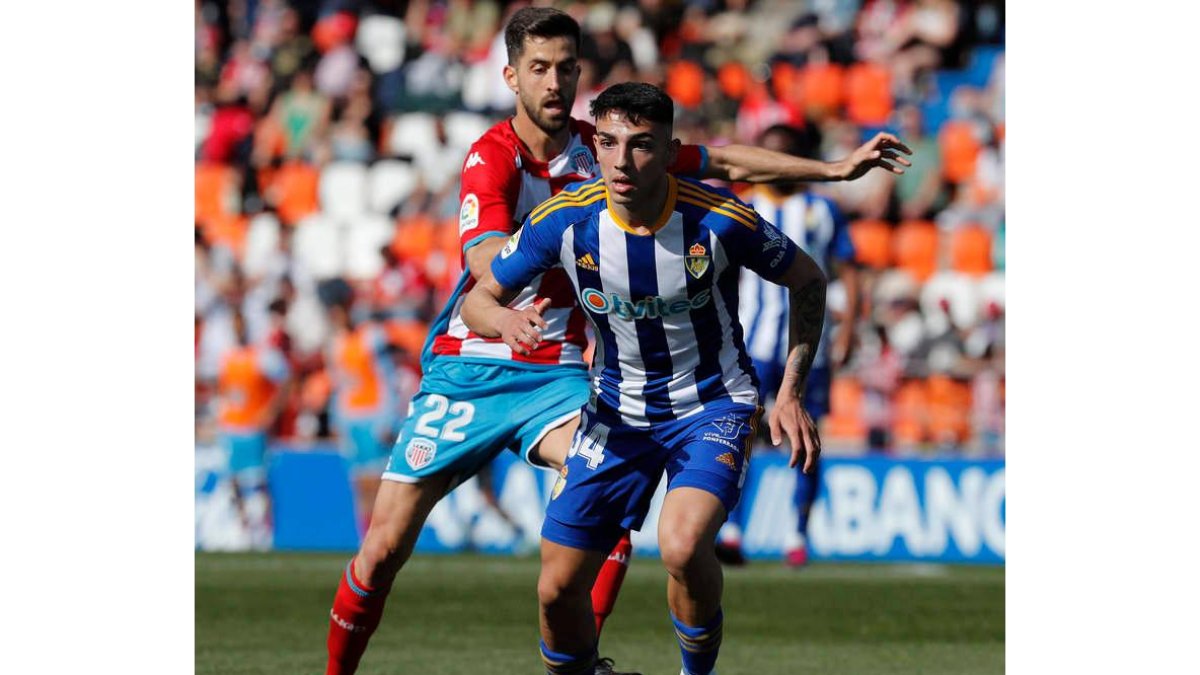 Naím no tiene ‘cláusula del miedo’ y podrá jugar el domingo. DE LA MATA