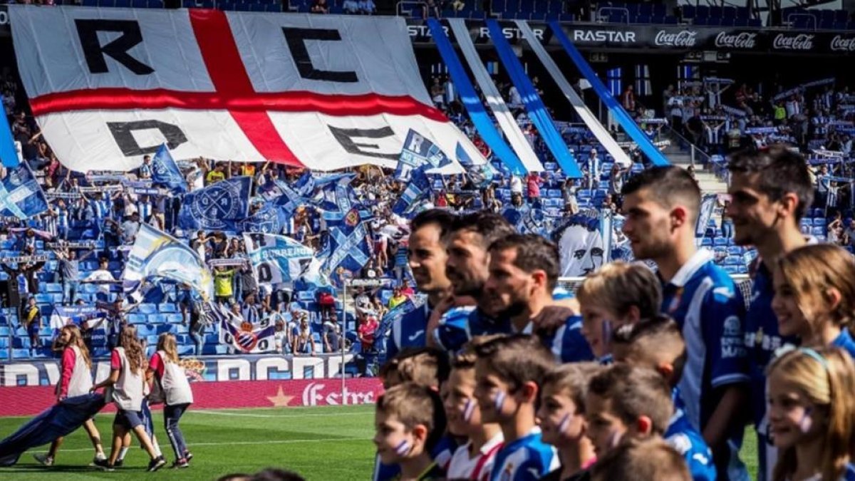 Aspecto de la grada del RCDE Stadium antes de un partido de esta temporada.