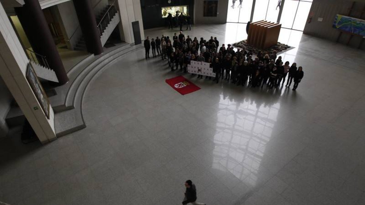Protesta de funcionarios en el hall del Edificio de la Junta el año pasado