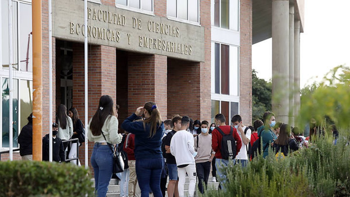 Estudiantes de la Universidad de León. MARCIANO PÉREZ
