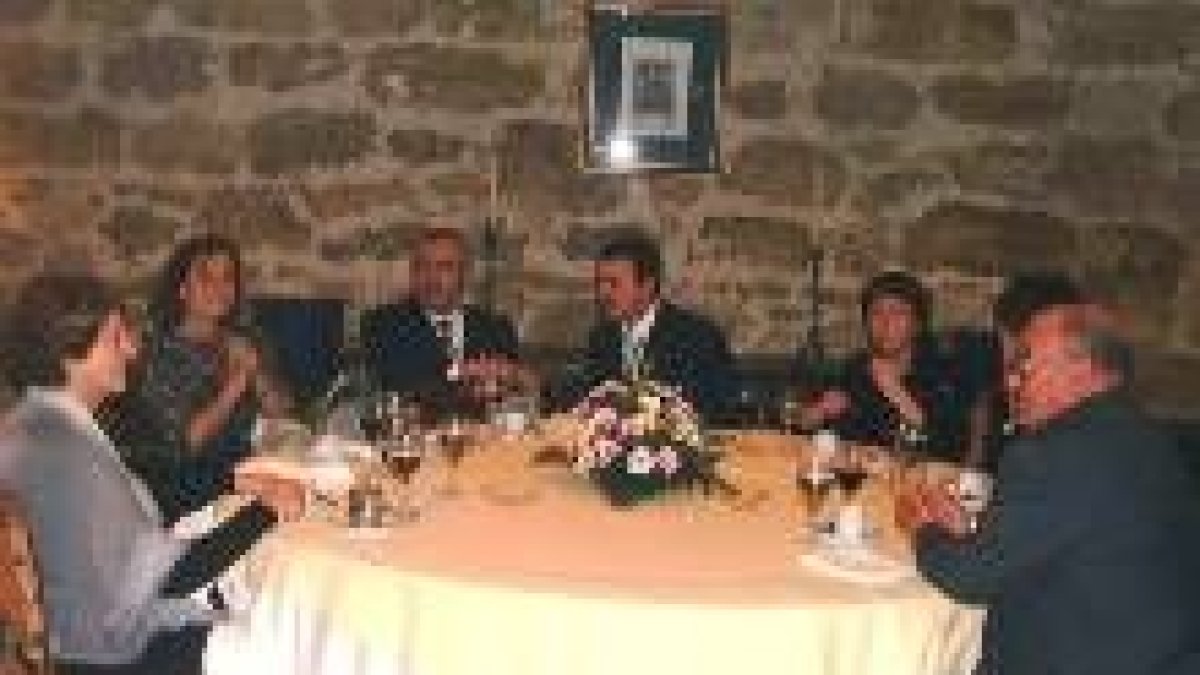 Un momento del homenaje de los odontólogos y estomatólogos a su ex presidente