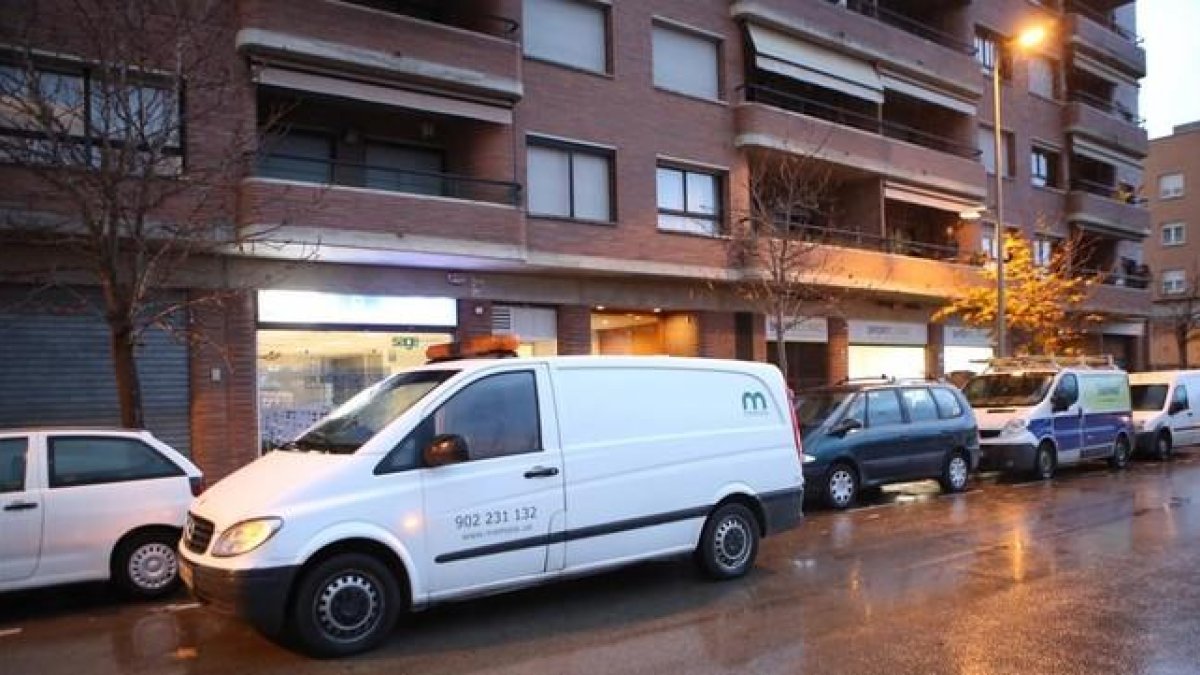 ICONNA / JORDI RIBOT  Edificio donde vivía el niño fallecido.