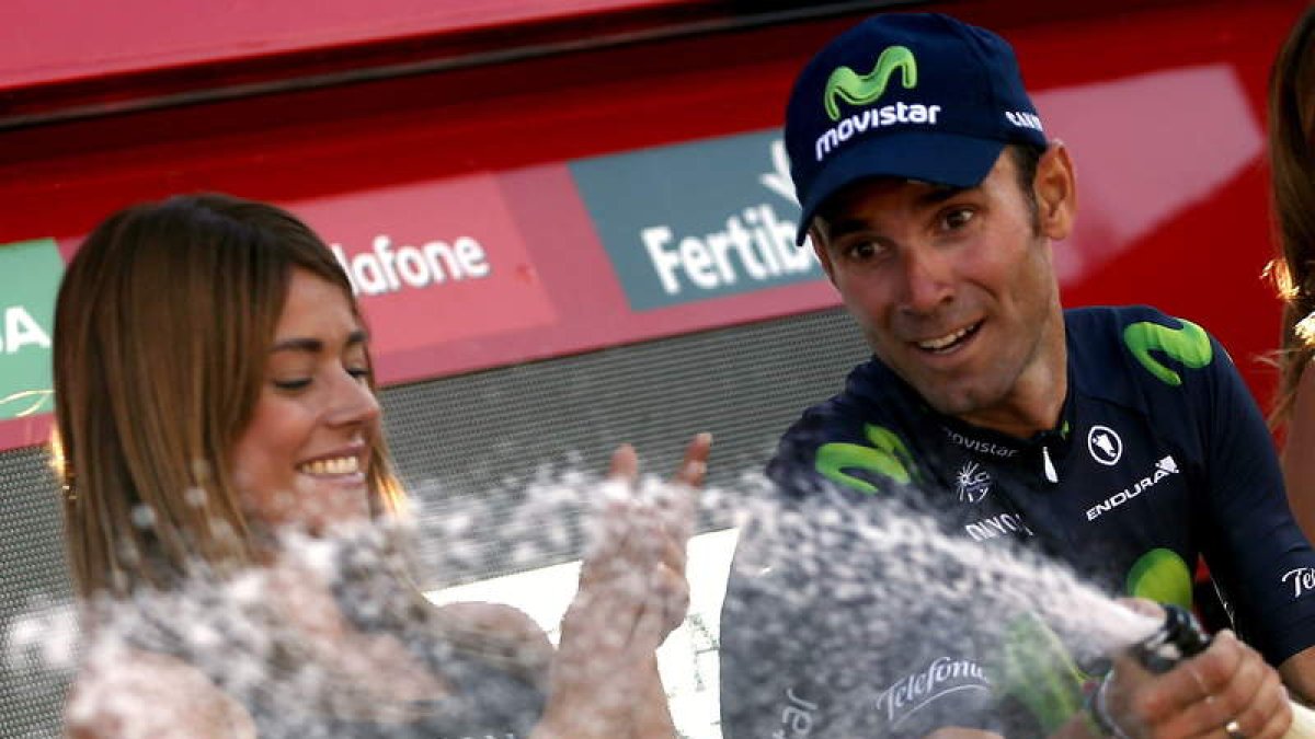 Alejandro Valverde celebra la victoria de etapa en Vejer de la Frontera.