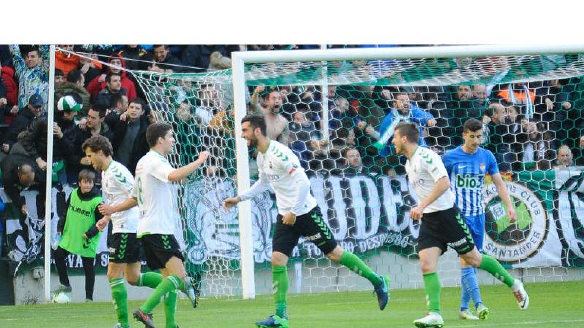 El Real Racing Club de Santander se impuso a la Sociedad Deportiva Ponferradina con claridad y ya piensa en el partido ante la Cultural y Deportiva Leonesa. ALBERTO LOSA