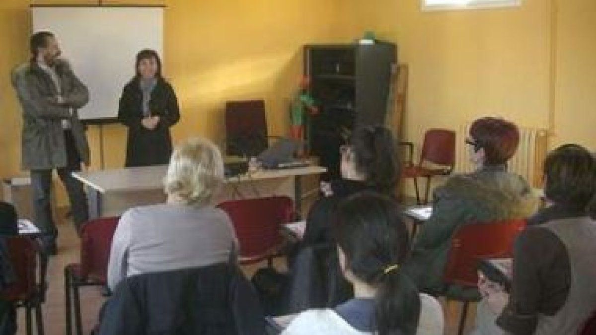 Viñuela y Reguero visitaron a los asistentes al curso.