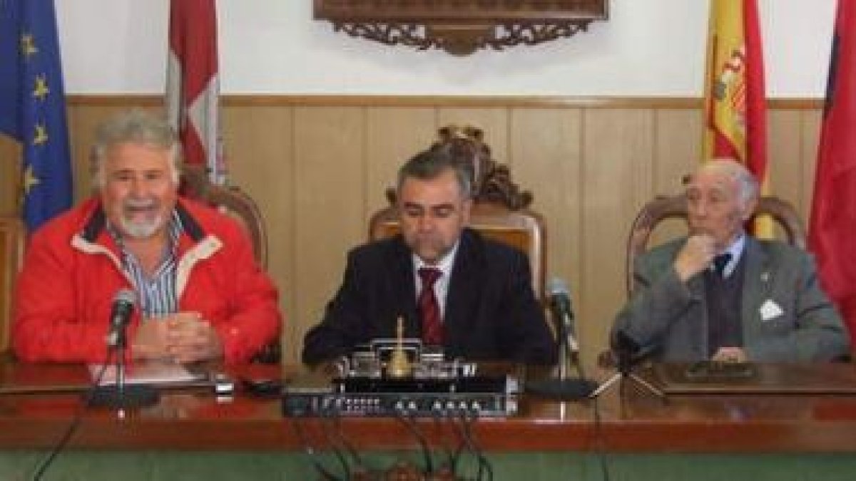 Rubio, Palazuelo y Blanco presentaron ayer el curso de extensión universitaria.