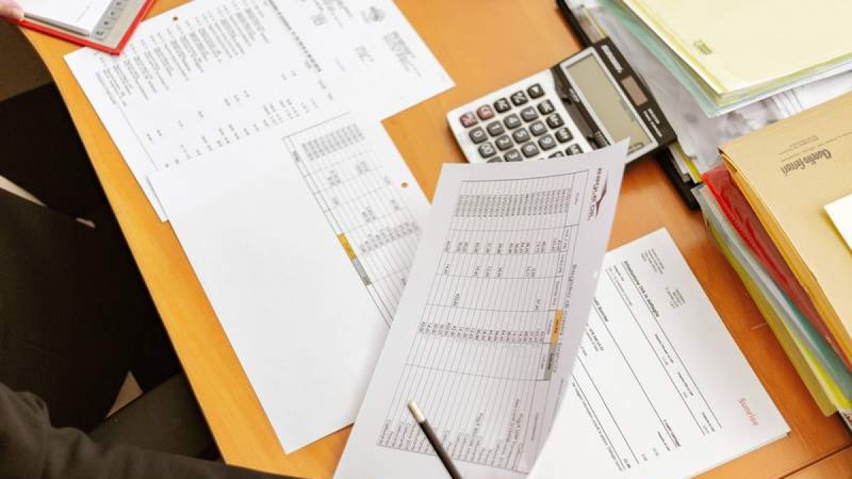 Muchos empleados prefieren documentos que puedan tocar. im