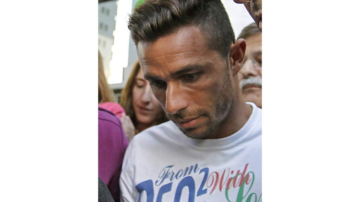 Castro sale del Juzgado.