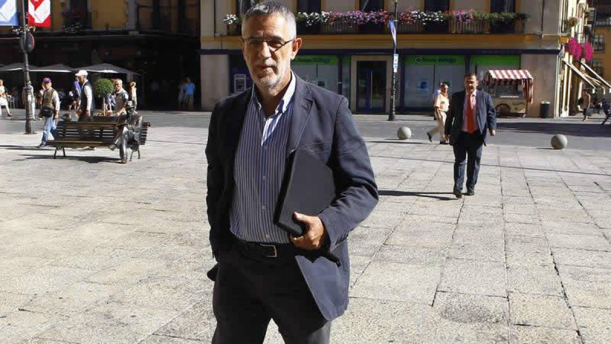 Agustín Prieto, a su llegada a uno de los consejos