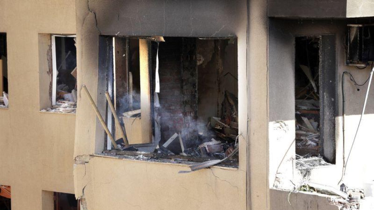 Estado en el que quedó la vivienda de Premià de Mar en la que hubo una explosión el 18 de septiembre.