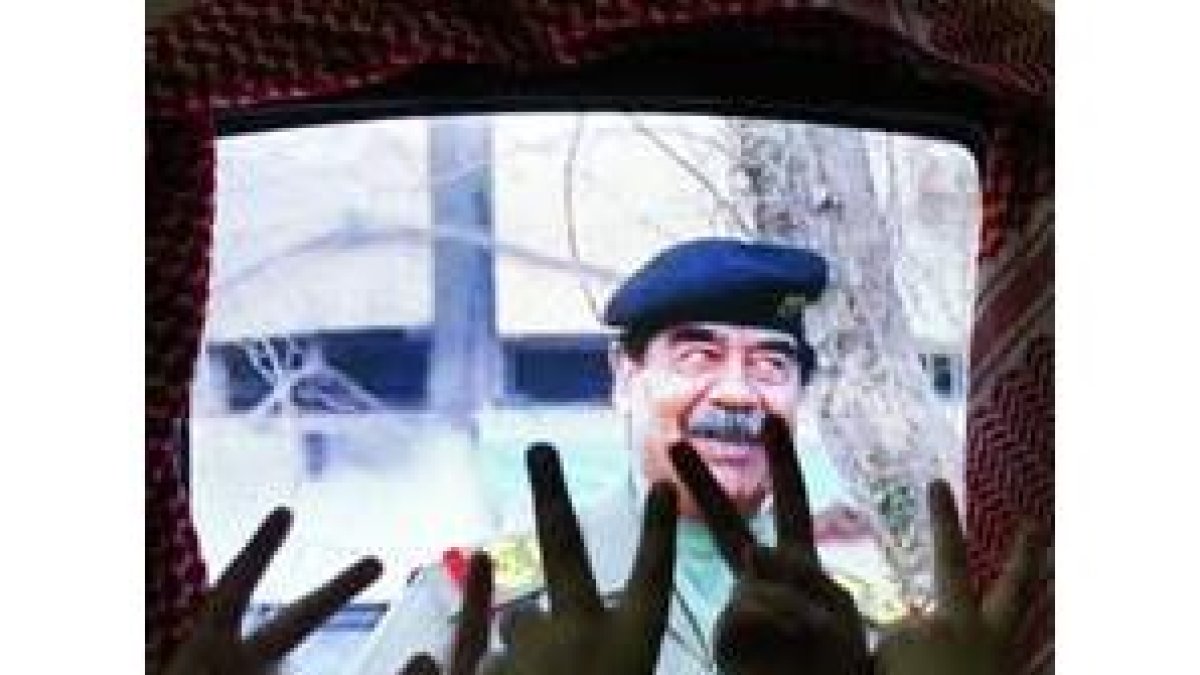 El presidente iraquí apareció en la televisión paseando por Bagdad