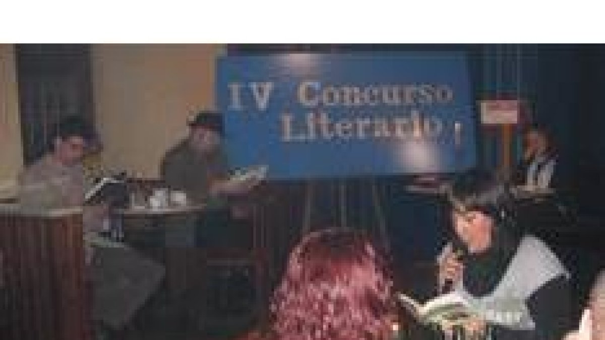Uno de los momentos de la velada literaria dedicada a los poetas del 27