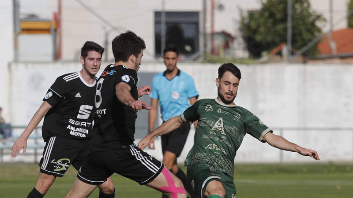 El equipo maragato afrontó el encuentro con muchas bajas pensando en el play off. JESÚS F. SALVADORES