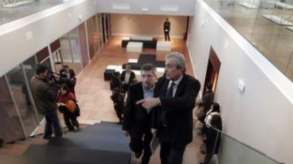 José Ángel Azuara y Francisco Fernández visitaron ayer las instalaciones de la Ciuden en Compostilla