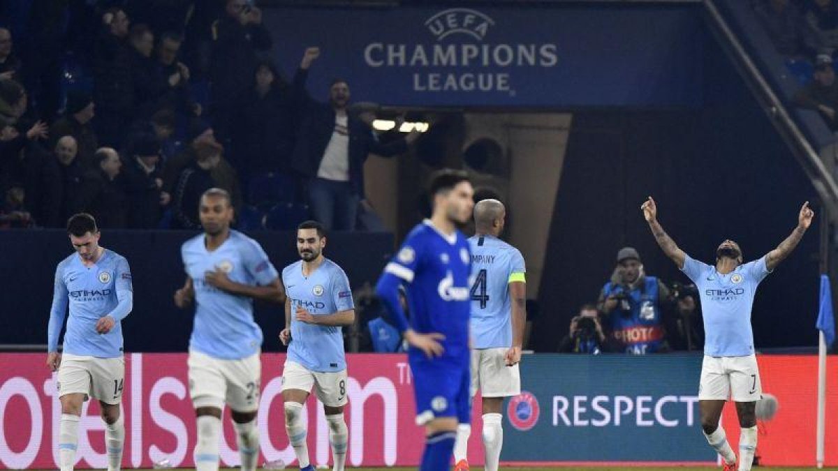 Los jugadores del Manchester City celebran la victoria en Alemania.