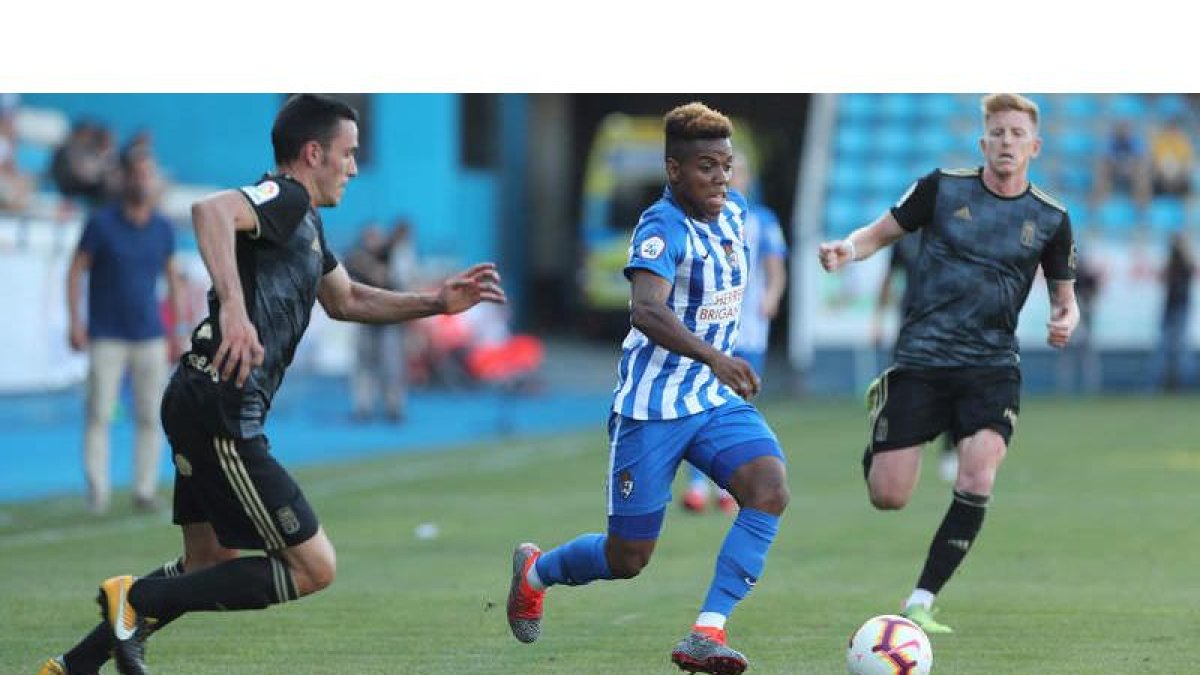 Matthieu, ausente ante el Deportivo, entrenó con normalidad y podrá jugar hoy. L. DE LA MATA