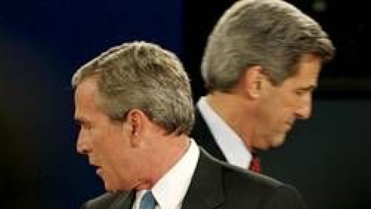 Bush y Kerry durante su debate electoral