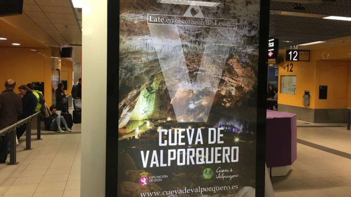 Marquesina en una de las estaciones de metro. DL